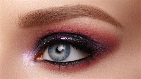 Bold and dramatic magic flick eyeliner looks for special occasions